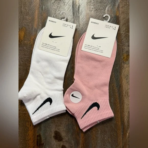 Nike Women’s Dri-FIT Cushioned Socks White & Pink NWT (2 PAIR) - Picture 1 of 3